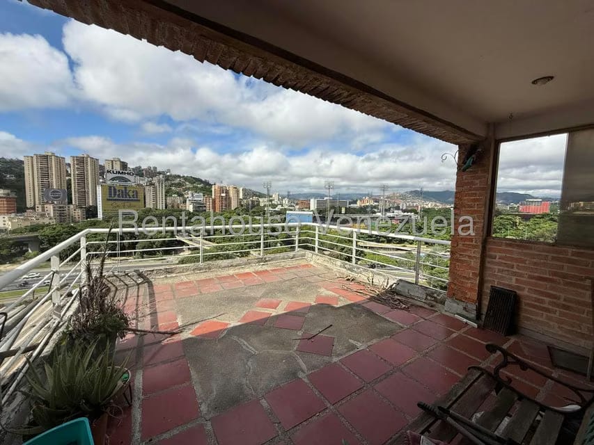 Apartamento (Duplex) en Venta en La Florida, Distrito Metropolitano - 21