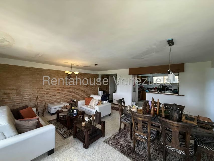 Apartamento (Duplex) en Venta en La Florida, Distrito Metropolitano - 4