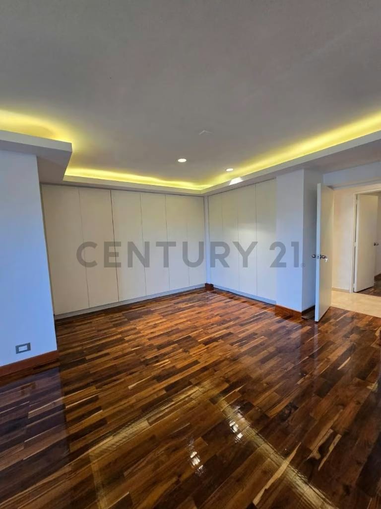 En Venta Apartamento en Altamira Norte - 5