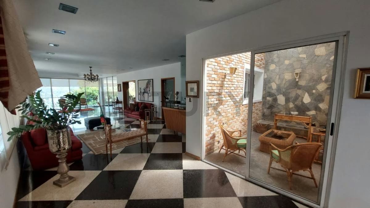 Hermosa Casa en Venta en Lomas del Club Hípico