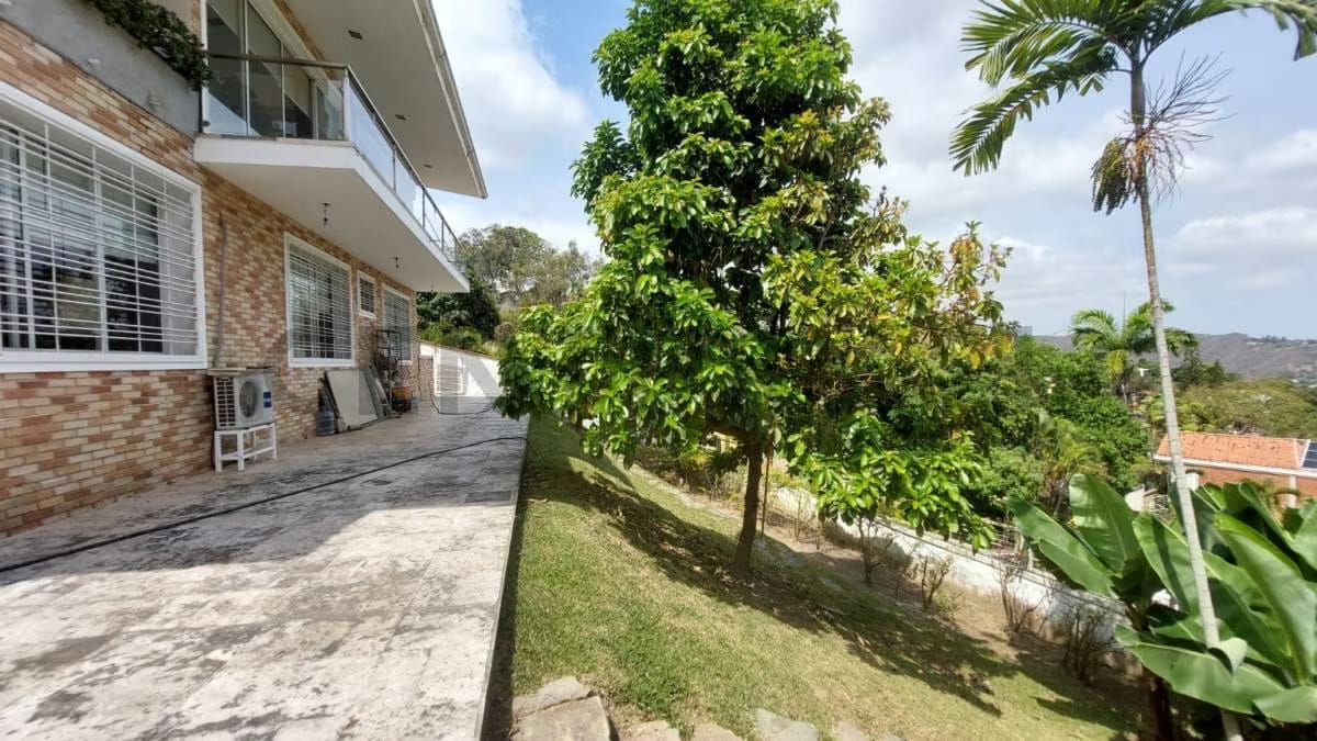 Hermosa Casa en Venta en Lomas del Club Hípico - 11
