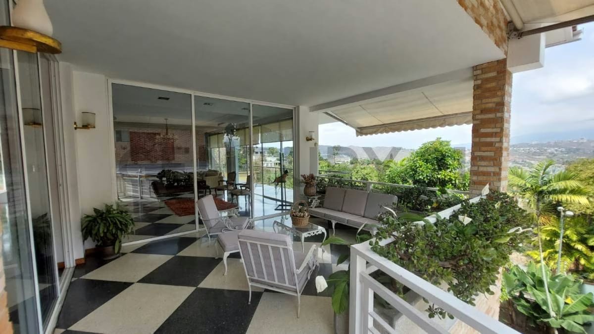 Hermosa Casa en Venta en Lomas del Club Hípico - 4