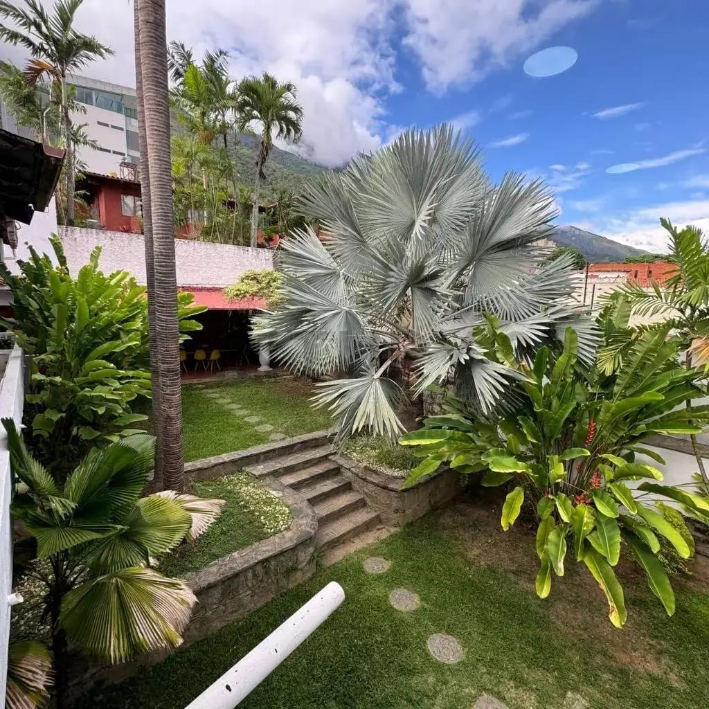 CASA EN VENTA Y ALQUILER EN ALTAMIRA