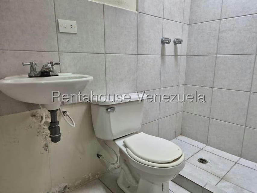 Casa (Duplex) en Venta en Hacienda Yucatan, Lara - 16
