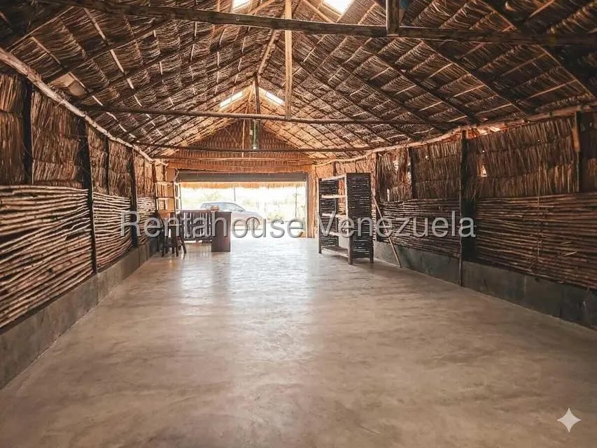 Comercial (Local Comercial) en Alquiler en Calle 72, Zulia - 4