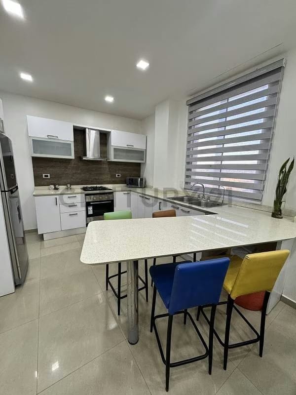 Apartamento en alquiler en Lecheria Edif Kathy II, Calle Arismendi - 3