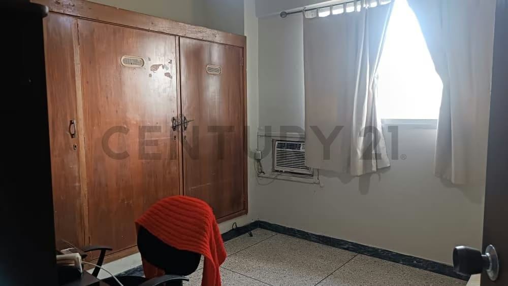 En venta, local para restaurant con Casa, terreno, oficinas y galpón - 42