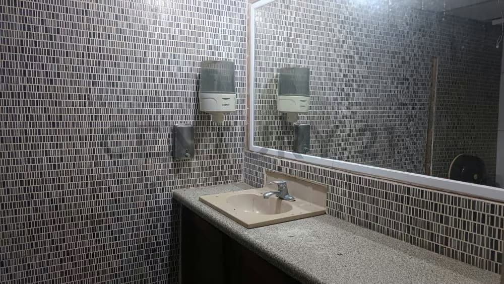 En venta, local para restaurant con Casa, terreno, oficinas y galpón - 7