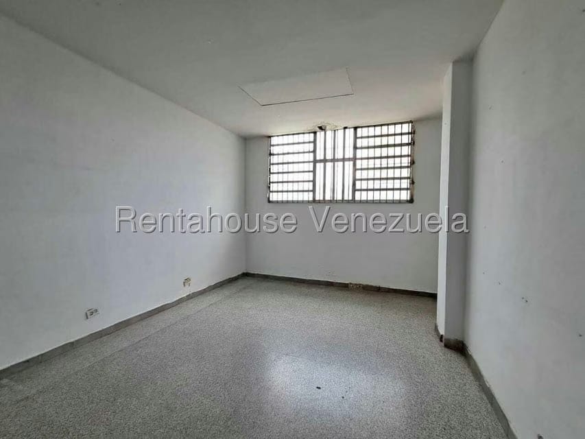 Comercial (Local Comercial) en Alquiler en Parroquia San Blas, Carabobo - 16