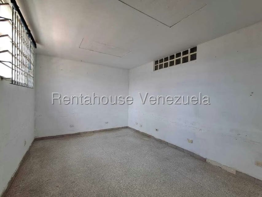Comercial (Local Comercial) en Alquiler en Parroquia San Blas, Carabobo - 18