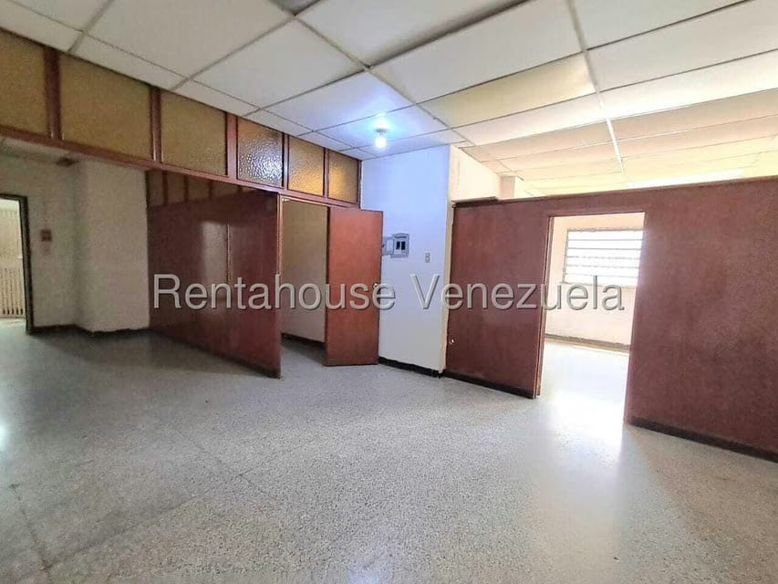 Comercial (Local Comercial) en Alquiler en Parroquia San Blas, Carabobo - 26