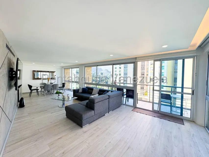 Apartamento (1 Nivel) en Alquiler en Las Mesetas de Santa Rosa de Lima, Distrito Metropolitano - 2