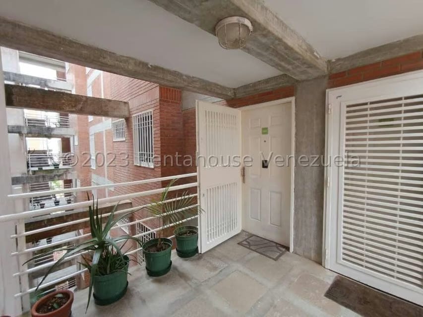 Apartamento (1 Nivel) en Venta en Miravila, Distrito Metropolitano - 3