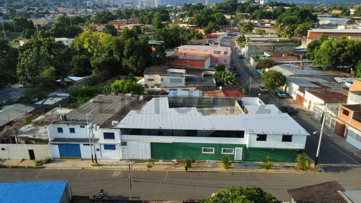 Galpón Comercial y Residencial
