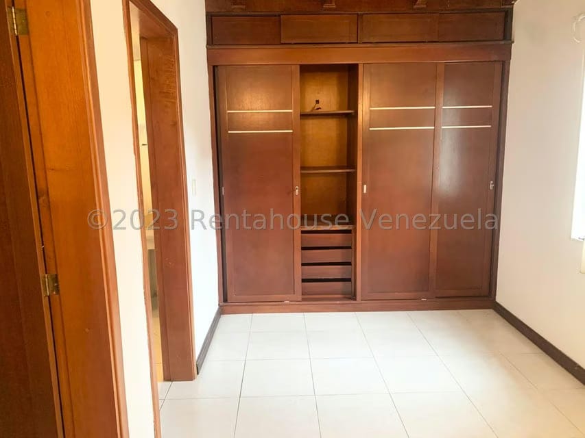 Apartamento (1 Nivel) en Alquiler en Chulavista, Distrito Metropolitano - 18