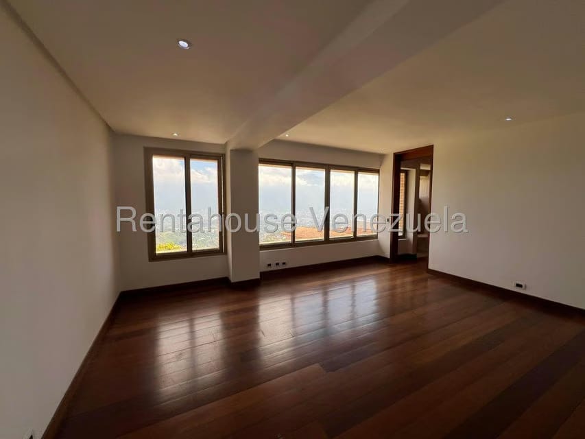 Apartamento (1 Nivel) en Alquiler en Los Naranjos del Cafetal, Distrito Metropolitano - 33