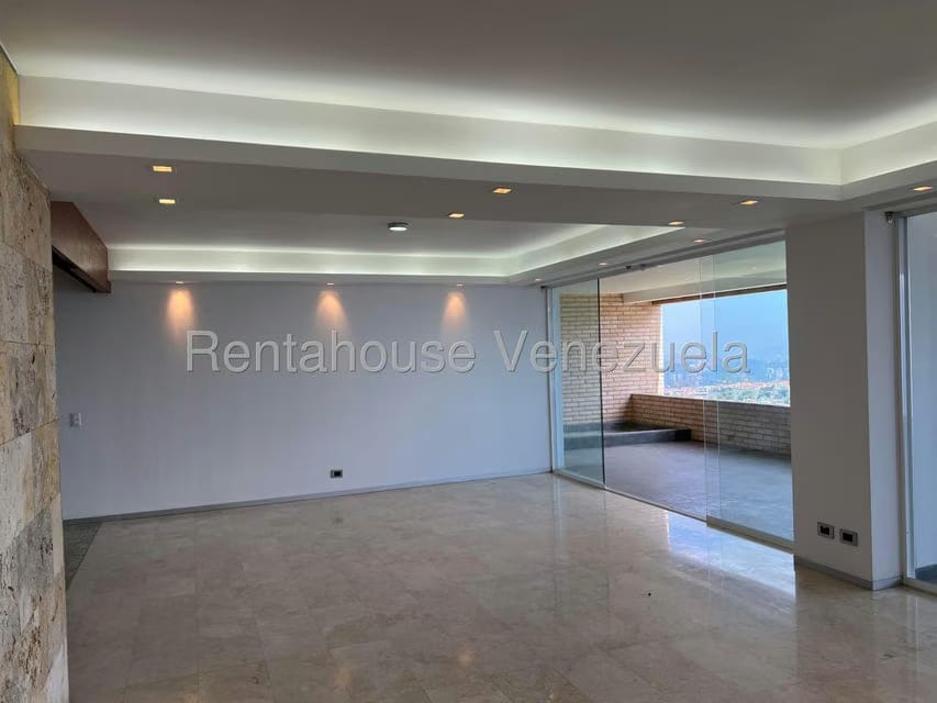Apartamento (1 Nivel) en Alquiler en Los Naranjos del Cafetal, Distrito Metropolitano - 8