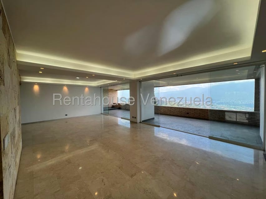Apartamento (1 Nivel) en Alquiler en Los Naranjos del Cafetal, Distrito Metropolitano - 10
