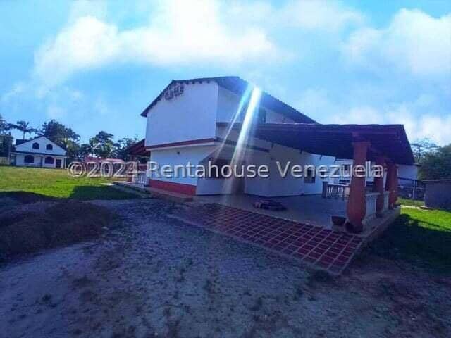 Casa (Duplex) en Venta en Las Morochas I, Carabobo