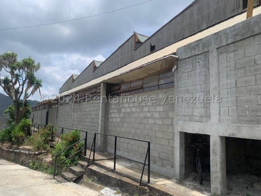 Comercial (Galpon - Deposito) en Alquiler en Macarena Sur, Miranda