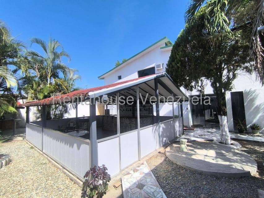 Casa (Duplex) en Venta en Los Tamarindos, Carabobo