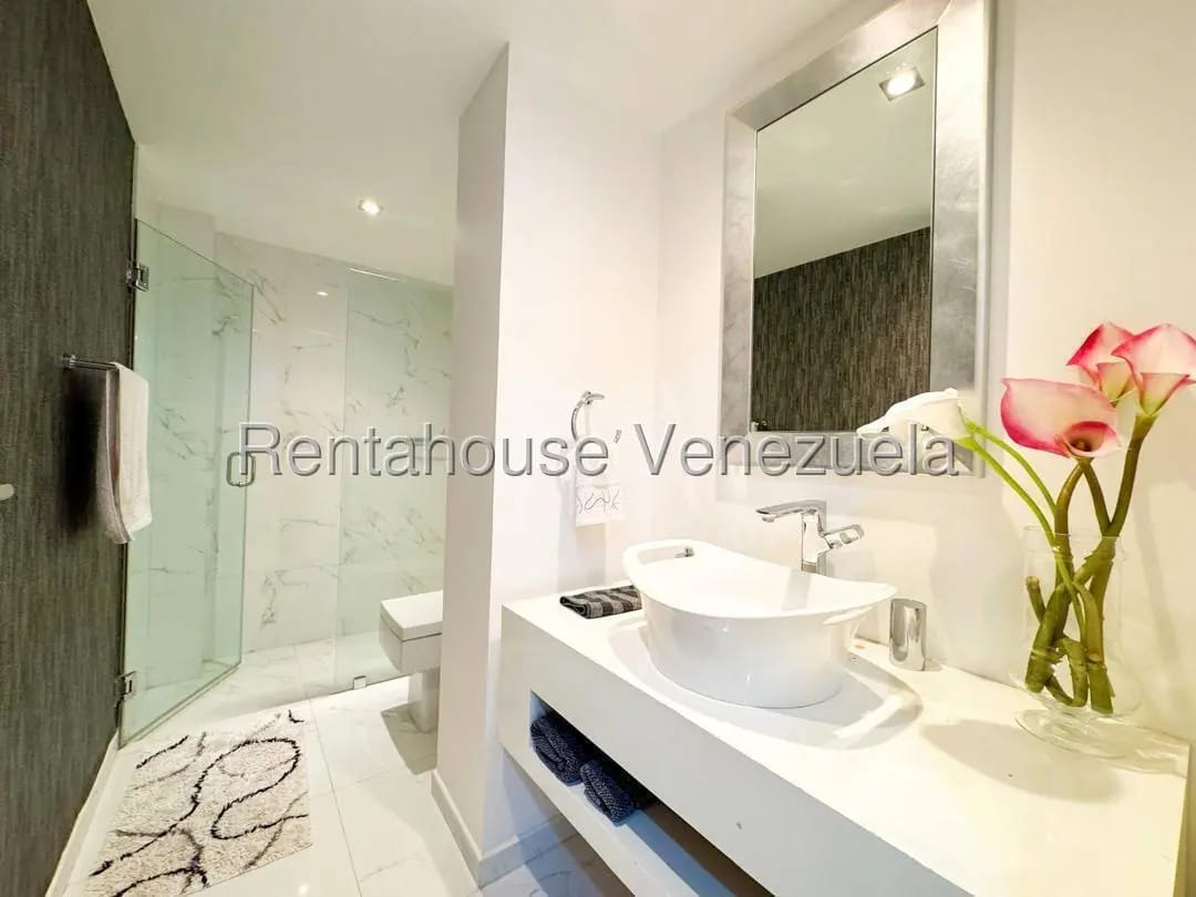 Exclusivo Apartamento Tipo PH en Venta Colinas de Valle Arriba, Caracas - 12