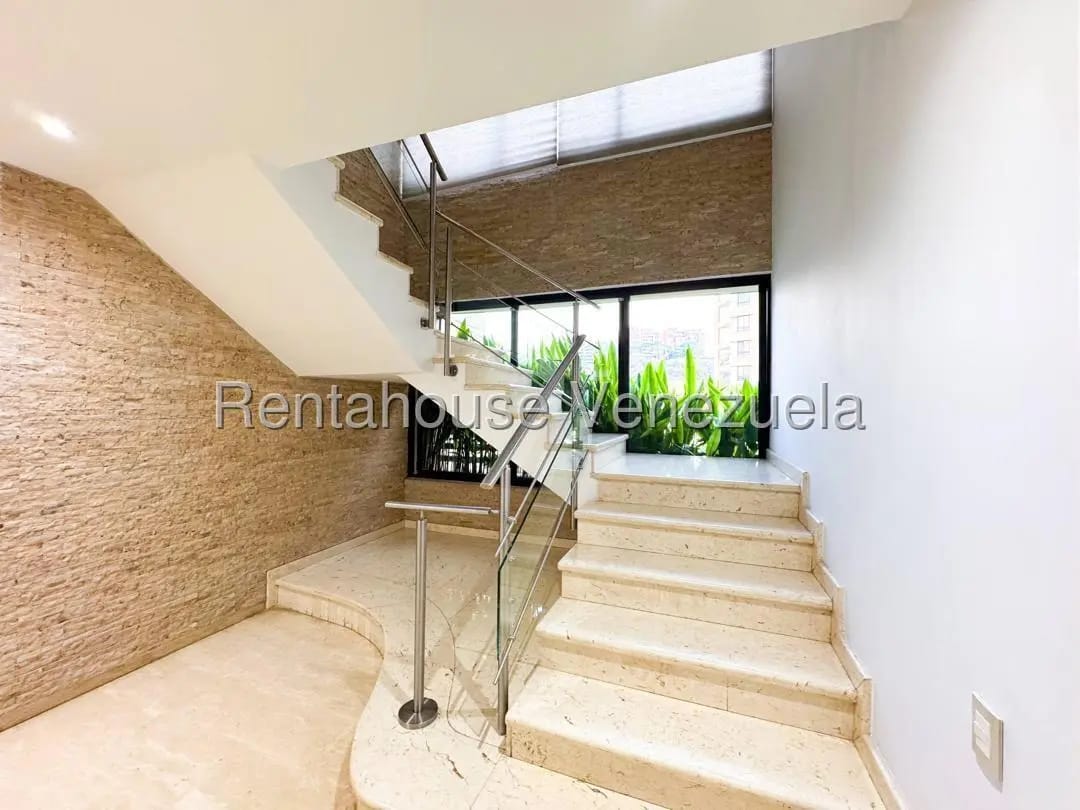 Exclusivo Apartamento Tipo PH en Venta Colinas de Valle Arriba, Caracas - 13