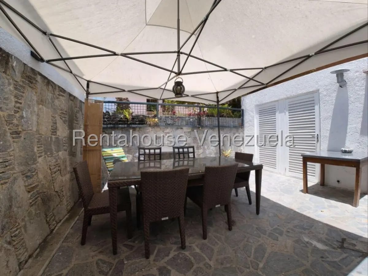 Hermosa y Cómoda Casa Remodelada en Venta La Trinidad, Caracas Calle Privada - 17
