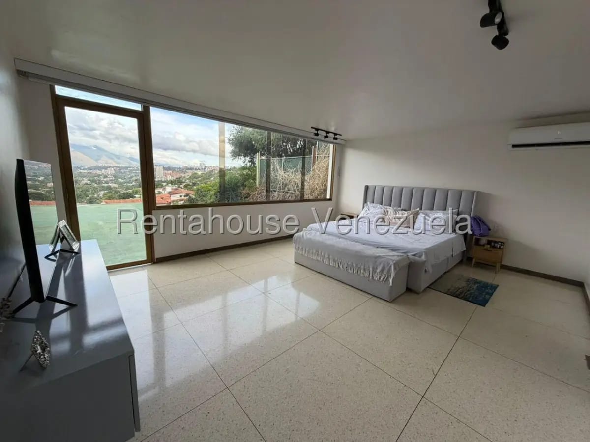 Bella y Amplia Casa En Venta Prados del Este Caracas. En Calle Privada - 3
