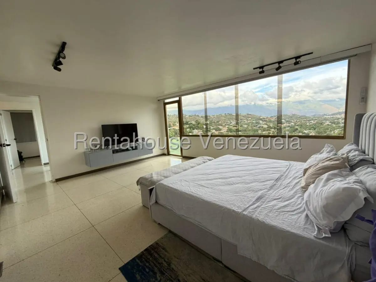 Bella y Amplia Casa En Venta Prados del Este Caracas. En Calle Privada - 4