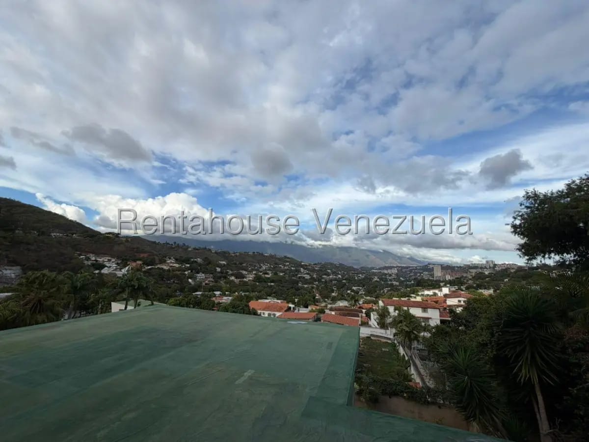Bella y Amplia Casa En Venta Prados del Este Caracas. En Calle Privada - 5
