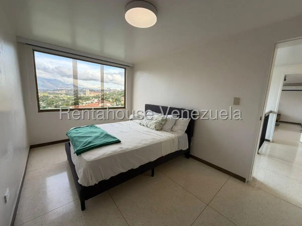 Bella y Amplia Casa En Venta Prados del Este Caracas. En Calle Privada - 9