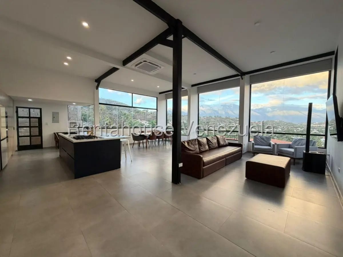 Bella y Amplia Casa En Venta Prados del Este Caracas. En Calle Privada - 18