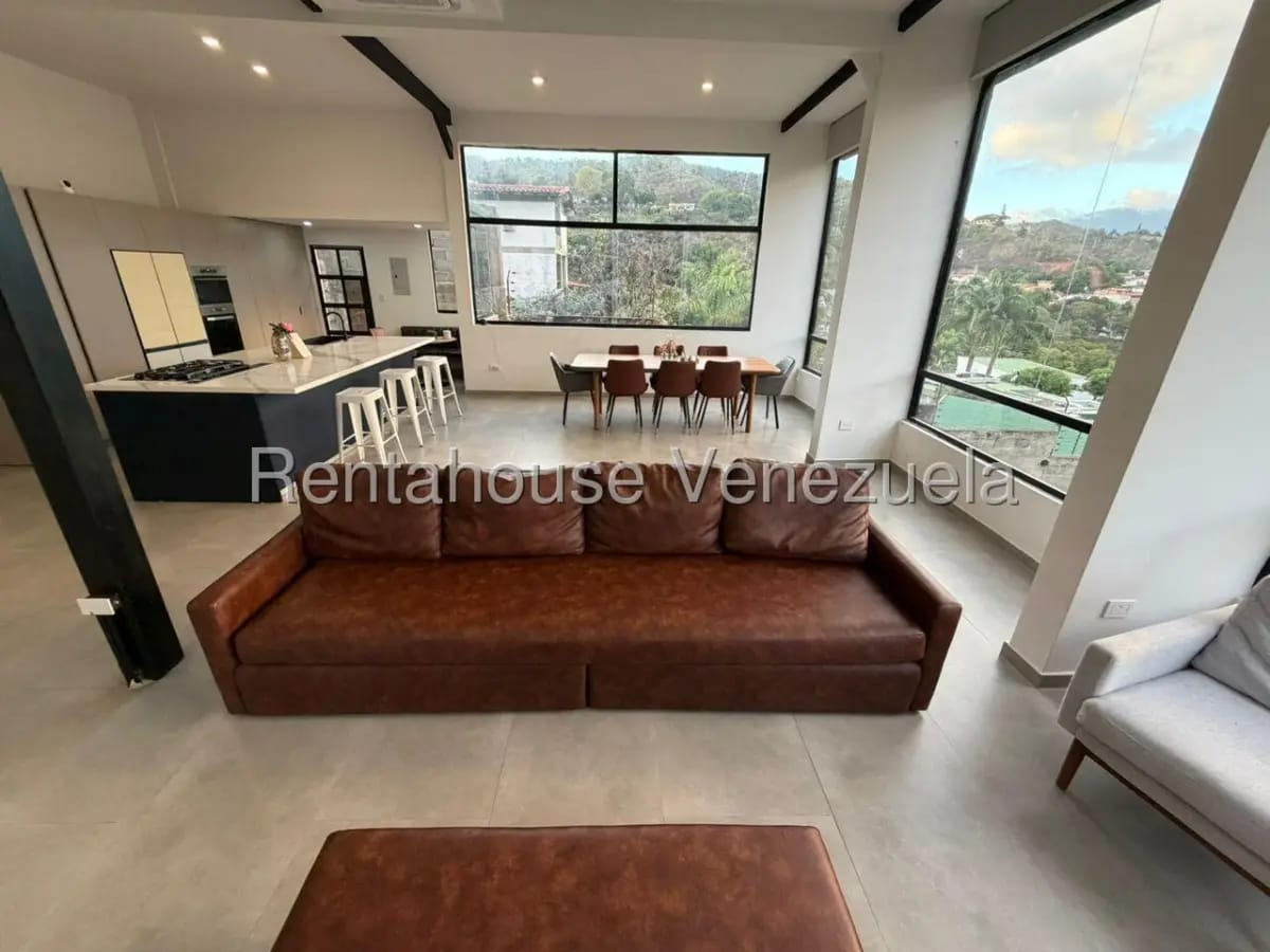 Bella y Amplia Casa En Venta Prados del Este Caracas. En Calle Privada - 20