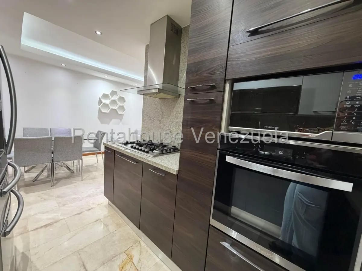 Bello y Cómodo Apartamento En Venta Santa Mónica Caracas - 4
