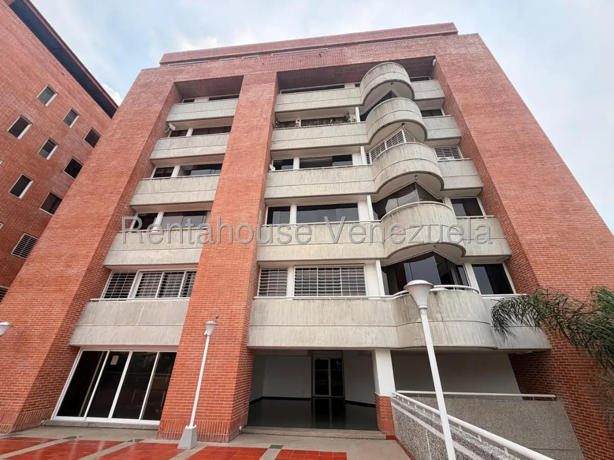 Bello y Remodelado Apartamento en Venta Colinas de Bello Monte, Caracas