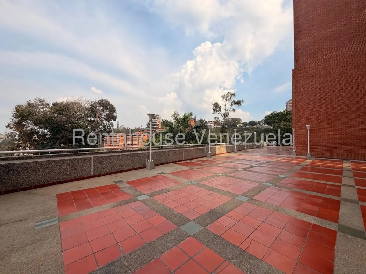 Bello y Remodelado Apartamento en Venta Colinas de Bello Monte, Caracas - 4