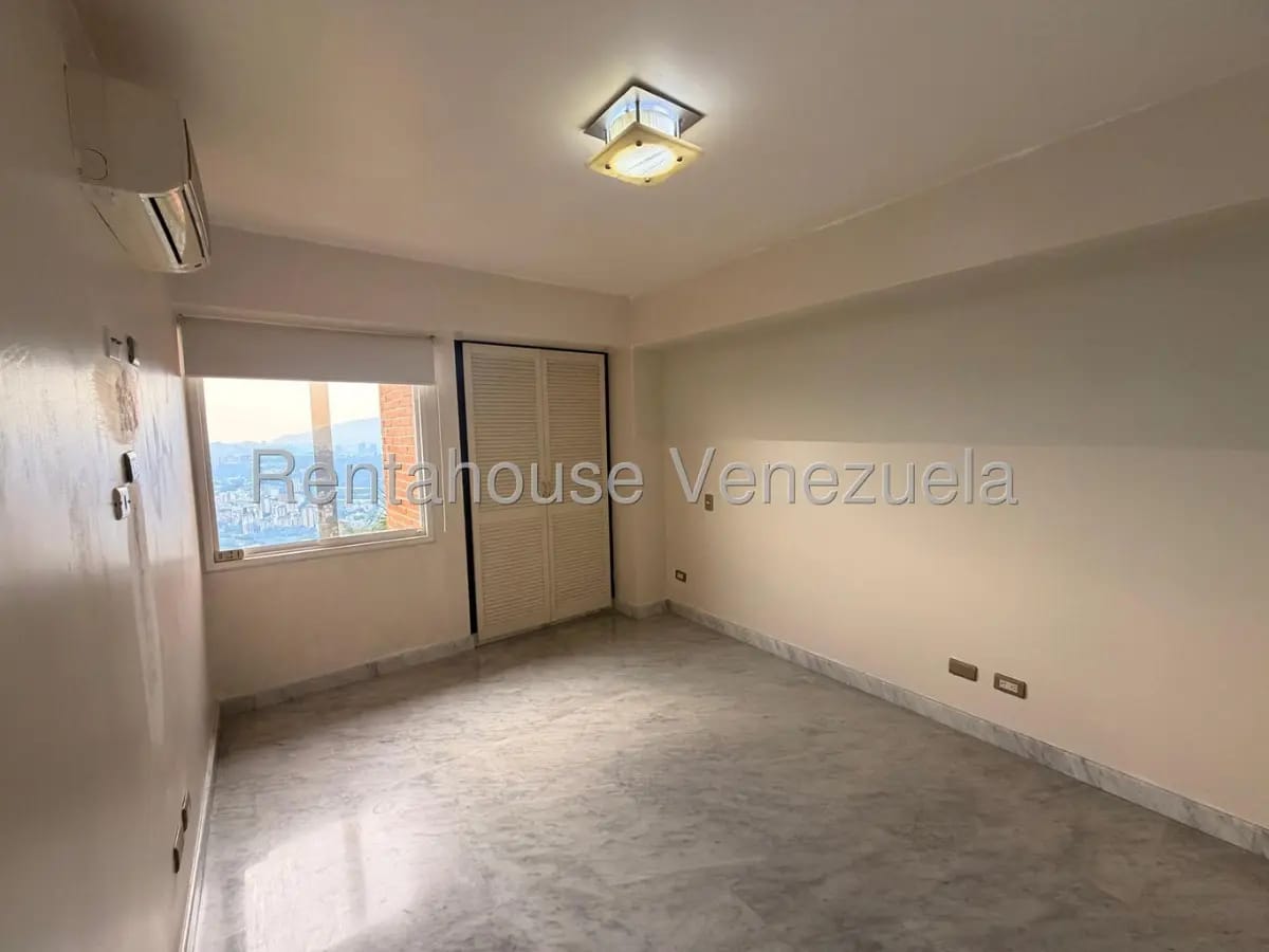 Bello y Remodelado Apartamento en Venta Colinas de Bello Monte, Caracas - 10