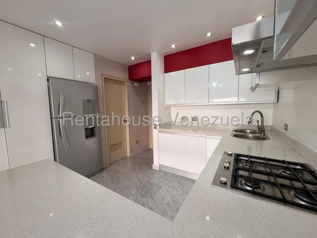 Bello y Remodelado Apartamento en Venta Colinas de Bello Monte, Caracas - 12