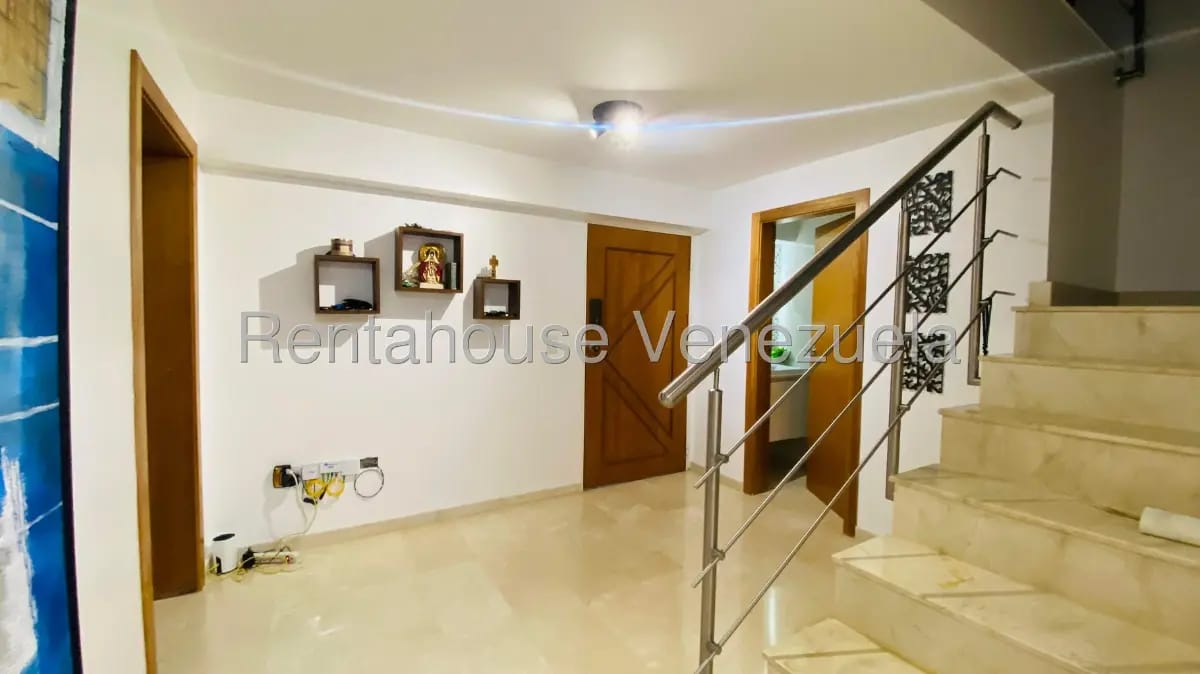 Bellisímo Apartamento Dúplex Remodelado En Venta Caracas - 9