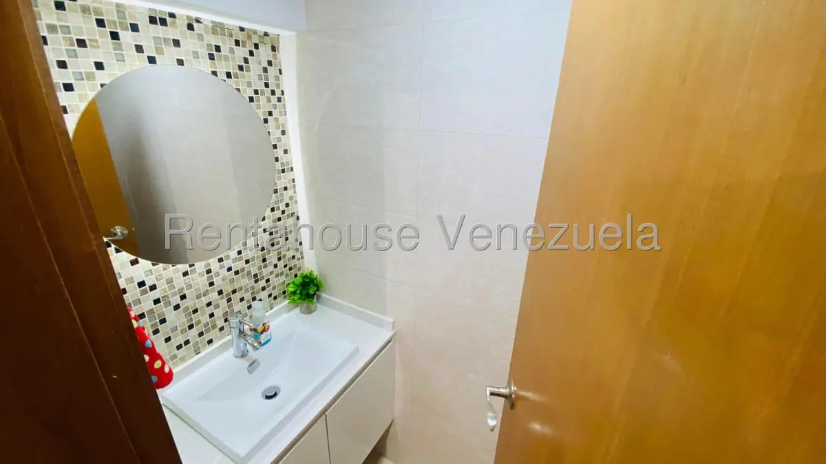 Bellisímo Apartamento Dúplex Remodelado En Venta Caracas - 10