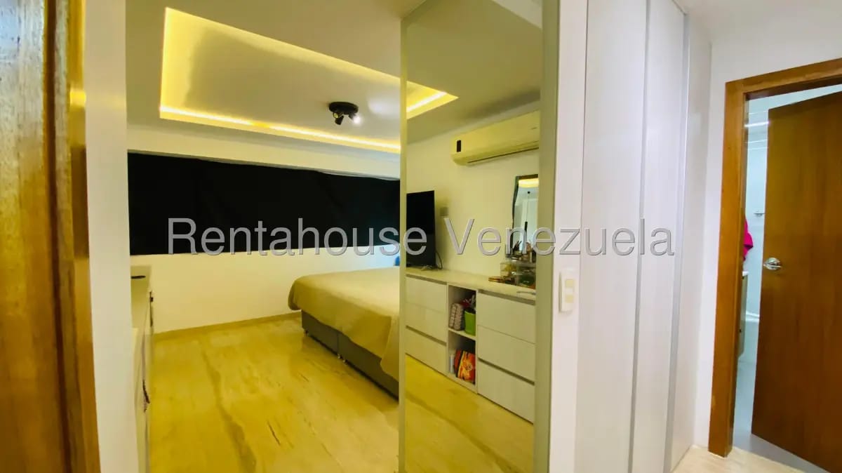 Bellisímo Apartamento Dúplex Remodelado En Venta Caracas - 12