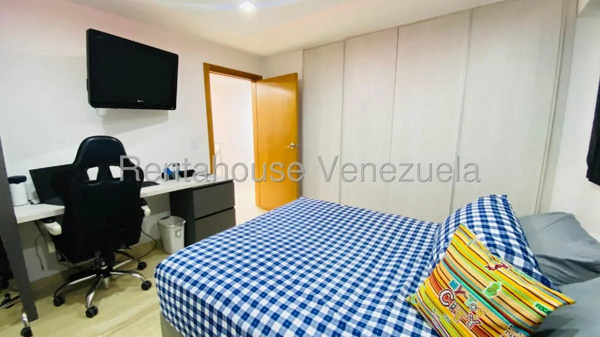 Bellisímo Apartamento Dúplex Remodelado En Venta Caracas - 19