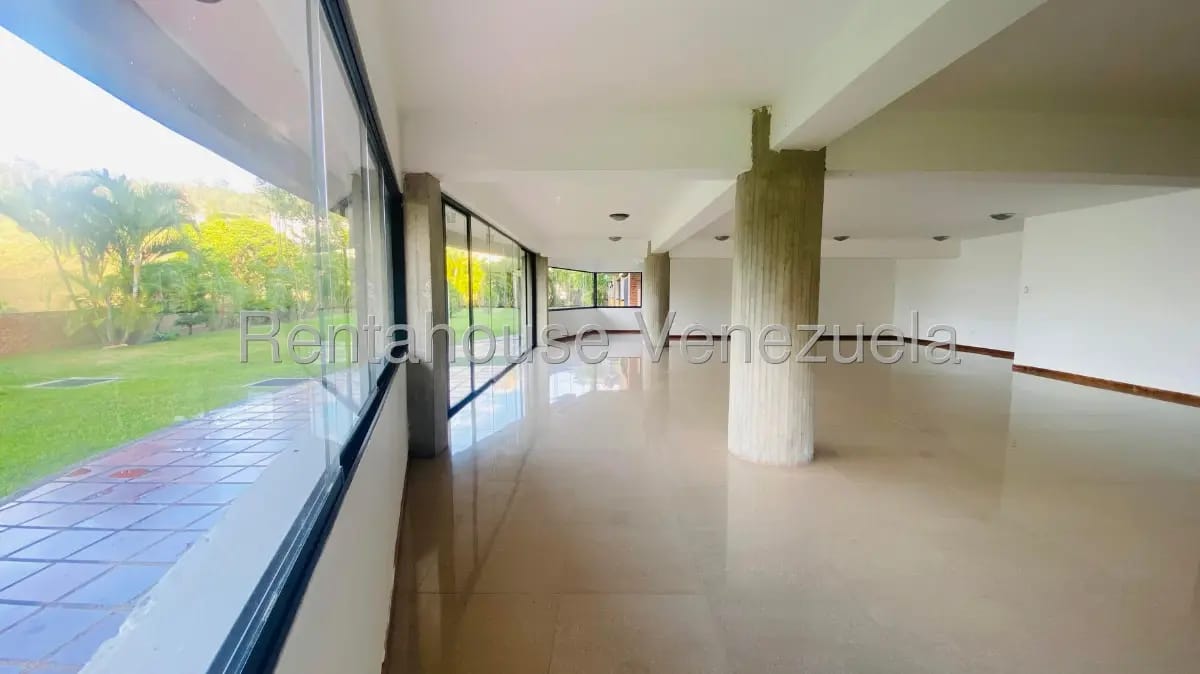 Bellisímo Apartamento Dúplex Remodelado En Venta Caracas - 23