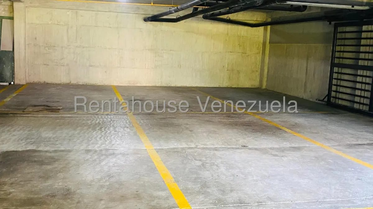 Bellisímo Apartamento Dúplex Remodelado En Venta Caracas - 24