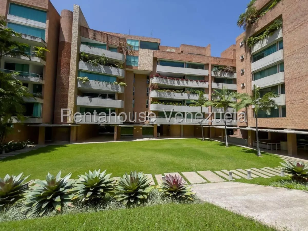 Espectacular y Exclusivo Apartamento en Venta Campo Alegra, Caracas - 2