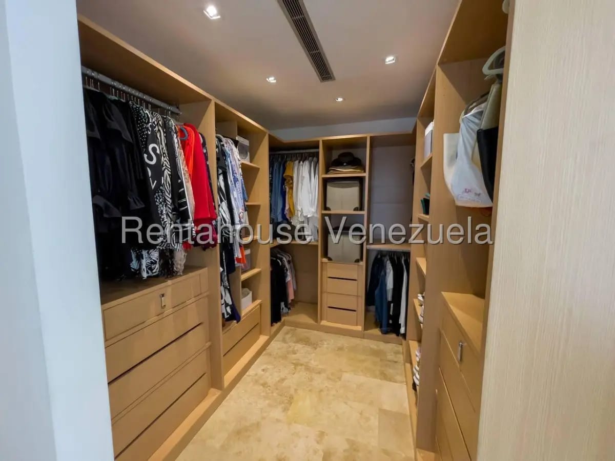 Espectacular y Exclusivo Apartamento en Venta Campo Alegra, Caracas - 10