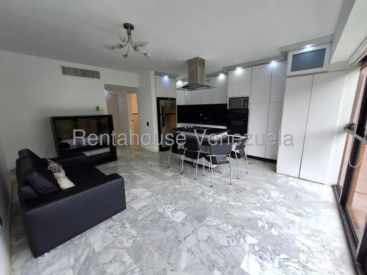 Bello y Cómodo APartamento en Alquiler La Castellana El Pedregal, Caracas - 6