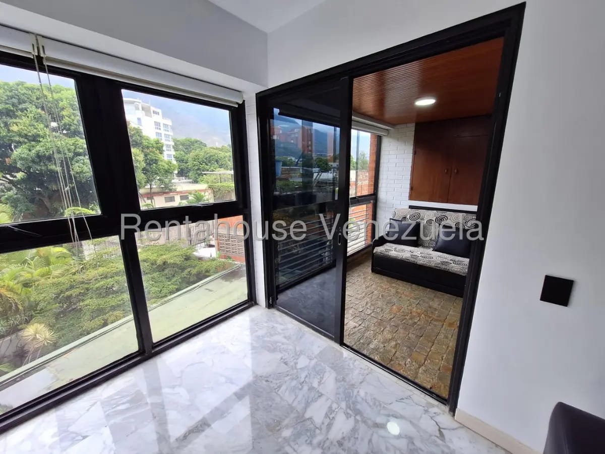 Bello y Cómodo APartamento en Alquiler La Castellana El Pedregal, Caracas - 7