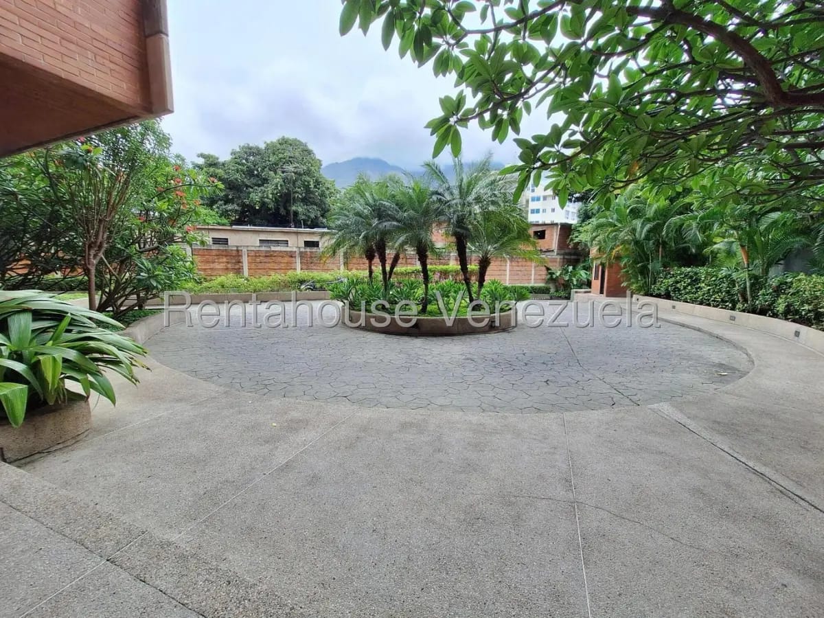 Bello y Cómodo APartamento en Alquiler La Castellana El Pedregal, Caracas - 19